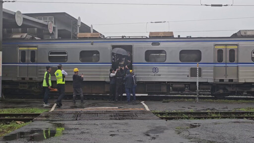 影/下班了一路好走！台鐵司機猝死列車上享年54歲 移靈宜蘭同事含淚送別