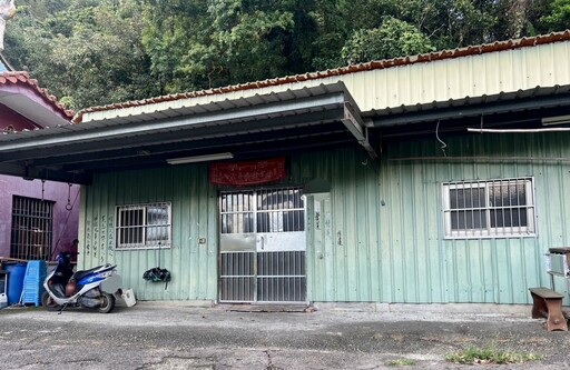 三峽宮廟旁鐵皮屋掩護開職業賭場 警報請拆除怪手出動夷為平地