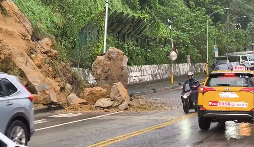 雨連下1個月！汐止康寧街「巨石崩落」 畫面超駭人