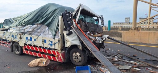 桃園台61線嚴重追撞車禍！小貨車遭夾爛成鐵球 釀3死1傷