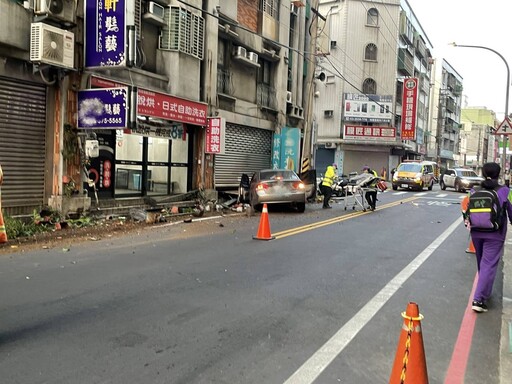 影/桃園重大車禍！24歲男開車撞斷瓦斯管線「氣體狂外洩」