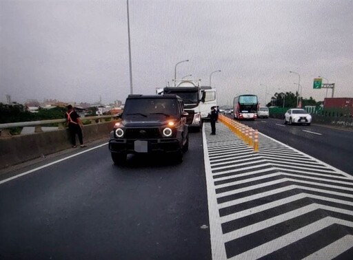 聯結車「無煞車」撞1100萬大G！千萬直播主「1暖舉」獲讚賞