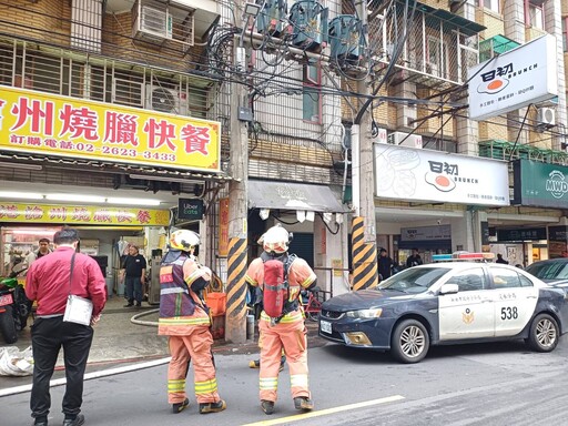 淡水民宅遭「潑灑汽油縱火」！1人大面積燒燙傷 3人緊急送醫