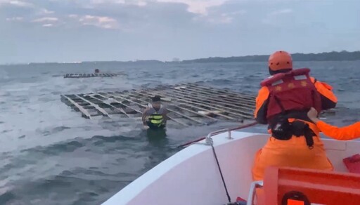 影/追風追浪結果沒力！月牙灣風帆男獨困海上 海巡急救回