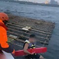 影/追風追浪結果沒力！月牙灣風帆男獨困海上 海巡急救回