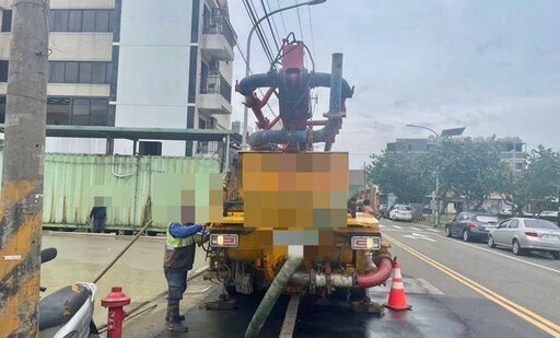 工安意外！水泥車吊臂誤觸電線 工人遭電擊摔落搶救不治