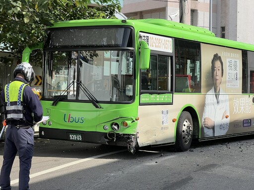 台中重大車禍！轎車猛撞統聯客運「駕駛下半身卡住」