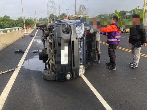 嘉義離奇案！小貨車車軸突斷裂釀翻覆 車體慘分解