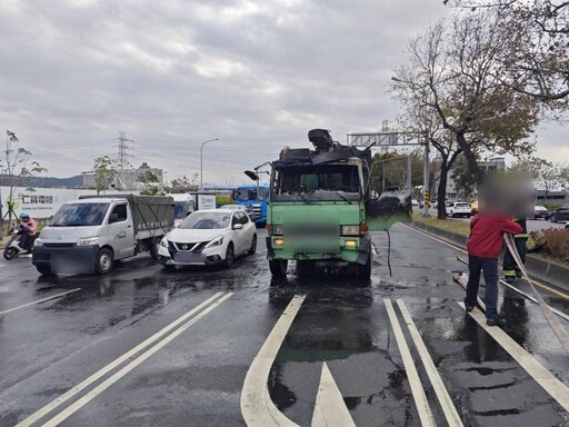 驚悚火燒車！北投大貨車突自燃 55歲駕駛急跳車逃命