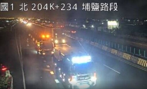 國1驚傳3車連環車禍！統聯客運被追撞 1人輕傷送醫