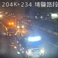 國1驚傳3車連環車禍！統聯客運被追撞 1人輕傷送醫