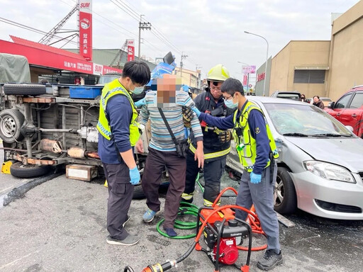 慘烈畫面流出！嘉義嚴重「高齡對撞」車禍 兩造加起來快200歲