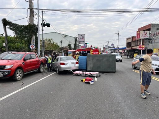 慘烈畫面流出！嘉義嚴重「高齡對撞」車禍 兩造加起來快200歲