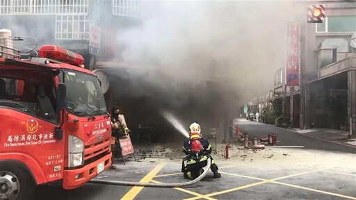 三重早餐店驚悚氣爆！火煙籠罩畫面直擊 闆娘手燒傷