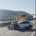 影/國3嚴重車禍！休旅撞緩撞車「車頭全毀」傷亡不明