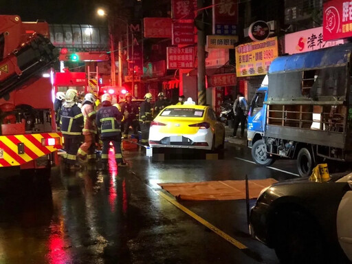 影/悚！中和翁過馬路先遭酒駕移工撞倒 再被3車輾死