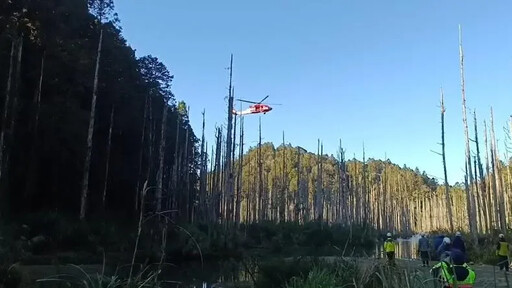 阿溪縱走扭傷腳踝！男夜宿水漾森林待救援 今吊掛下山