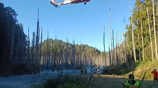 阿溪縱走扭傷腳踝！男夜宿水漾森林待救援 今吊掛下山