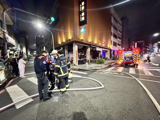 曾因群聚躍上頭條！高雄海鮮串燒餐廳火警 民眾驚逃畫面曝