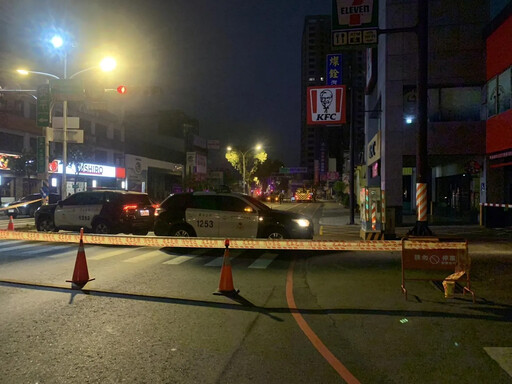 影/台南嚴重事故！休旅車猛撞分隔島、變電箱「油噴滿地」