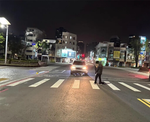 影/驚悚畫面曝！無照騎車遭左彎休旅車擊落 16歲少年噴飛斷肢