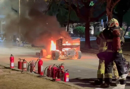 影/成大校園火警！ 「電動賽車變火球」狂燃畫面直擊