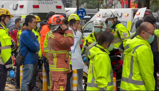 台中新光三越氣爆！12樓救出1男命危 緊急送醫搶救