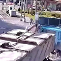 影/北市死亡車禍！單車男遭轉彎砂石車輾過 慘死輪下