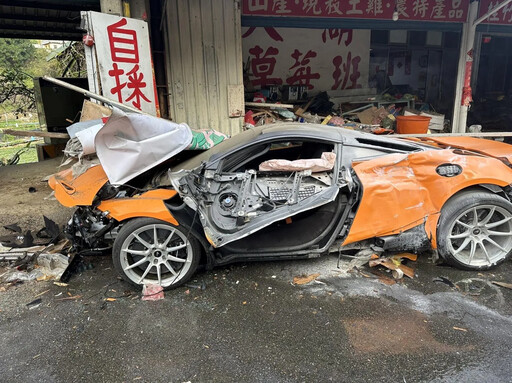 影/台3線離奇車禍！1700萬麥拉倫失控衝進民宅 整車撞爛