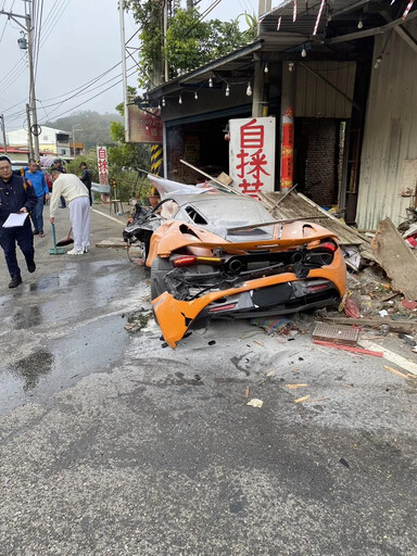 影/台3線離奇車禍！1700萬麥拉倫失控衝進民宅 整車撞爛