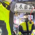 影/北市醉大叔清晨街頭咆哮失控 攻擊員警秒變「在地青年」