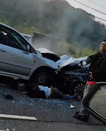 至少3車連環車禍！竹東慈惠堂前爆乘客彈飛 傷亡數恐攀升