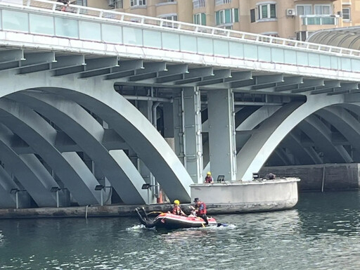 子時留白鞋！高流輕軌鐵橋驚傳女子墜海 遺體卡遊艇區