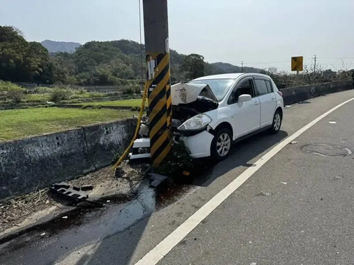 影/悚！掃墓後竟成永別 苗栗撞桿車頭全毀「父亡子重傷」