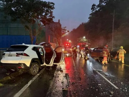 蘇澳廢鐵車禍！雨天打滑1擊2「撞成泥」2傷 肇事男命大無恙