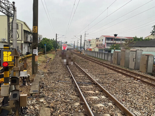 台鐵「新市-善化」68歲翁闖軌遭普悠瑪撞擊 當場死亡