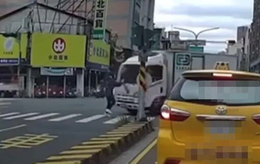 影/台南2年前女童才奪命！ 同路段行人遭貨車撞飛腦著地