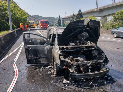 假日出遊小心！國1楊梅段休旅車狂燃變火球 緊急搶救