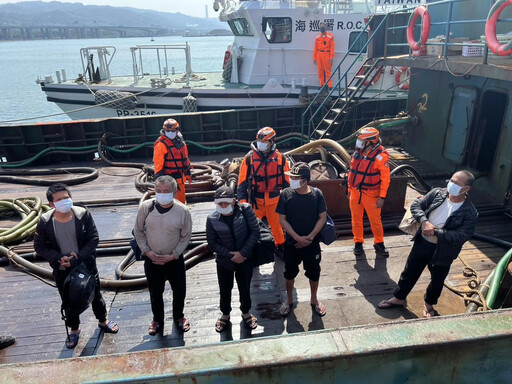 影/陸三無駁油船闖永安外海 遭新竹海巡查扣押返台北港