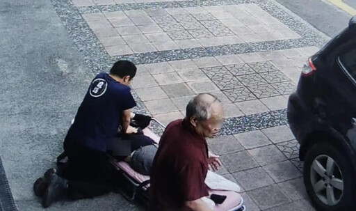 影/婦人遊鶯歌車上突無心跳 飆消防隊CPR救回一命