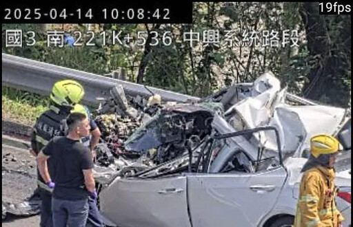 影/國3中興系統小車「沒入」砂石車尾 慘重畫面曝光