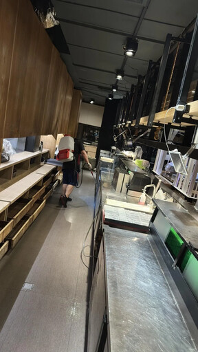 影/高雄「碳佐麻里」燒肉店爆食物中毒！衛生局勒令停業