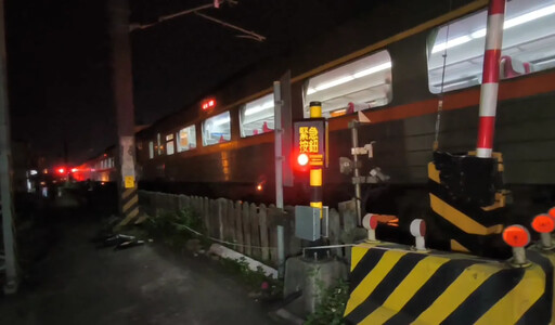 影/台鐵花蓮建國路平交道男子闖軌道「撞2截亡」 自強號停駛1小時