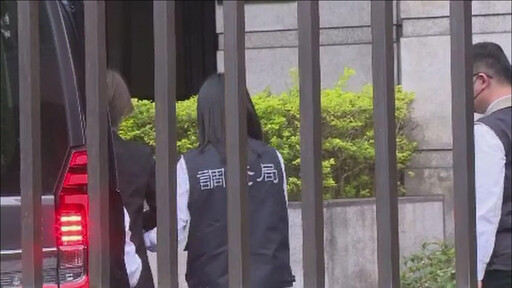 逃7年今返台歸案！貴婦奈奈遭上銬 聽調查員驚嘆1事尷尬笑