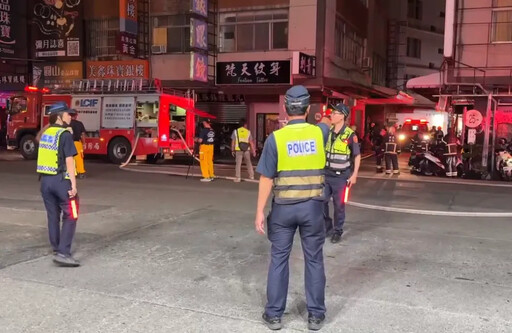 屏東逢甲路商圈火警!70多歲婦人困屋內死亡