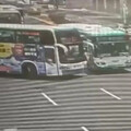 影/罕見畫面！北車前公車客運「3輛親在一起」
