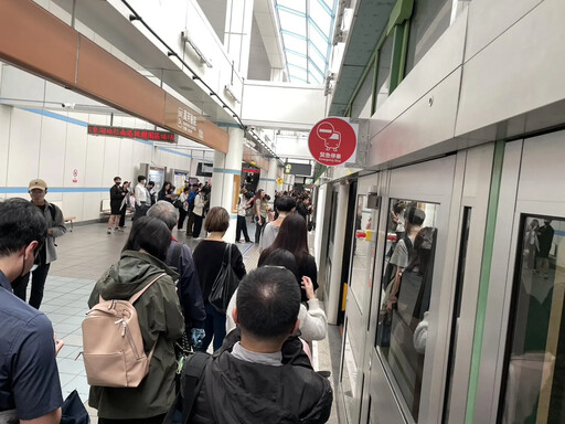 影/北捷「東湖─南港軟體園區」尖峰時間突停駛 通訊異常釀禍