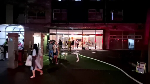 影/台南「移工宿舍大火」!520人嚇傻急逃 驚悚直擊