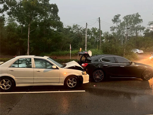 影/真目屎哪滴!金門白車追撞瑪莎拉蒂 維修數十萬元起