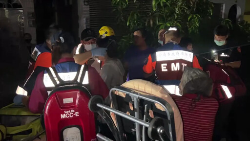 影/台南永康「民宅大火」!車庫狂燃 一家五口急逃